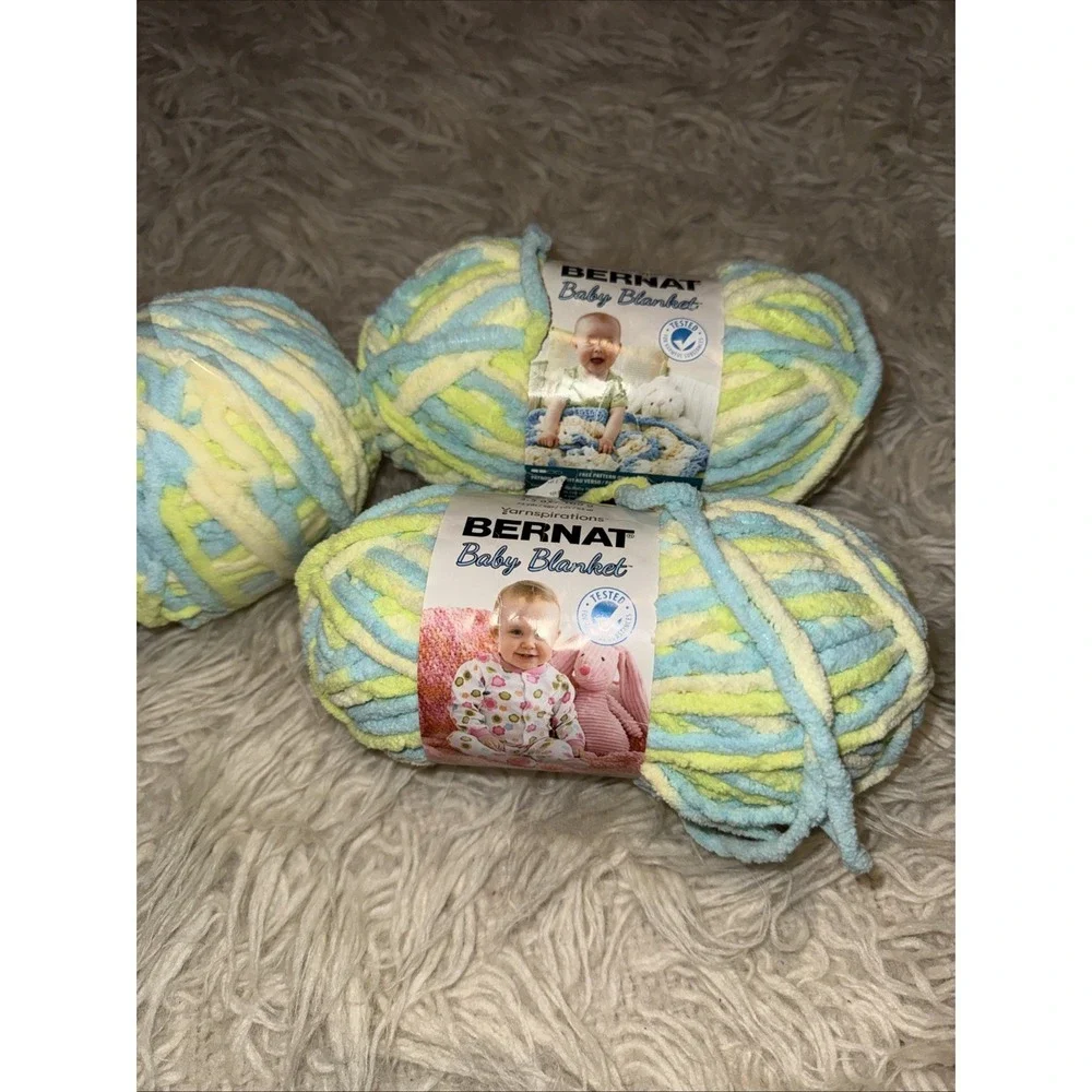 Bernat Baby Blanket Yarn, 3.5 oz, 72 Yds, Gauge 6 Super Bulky, Little Dinosaurs